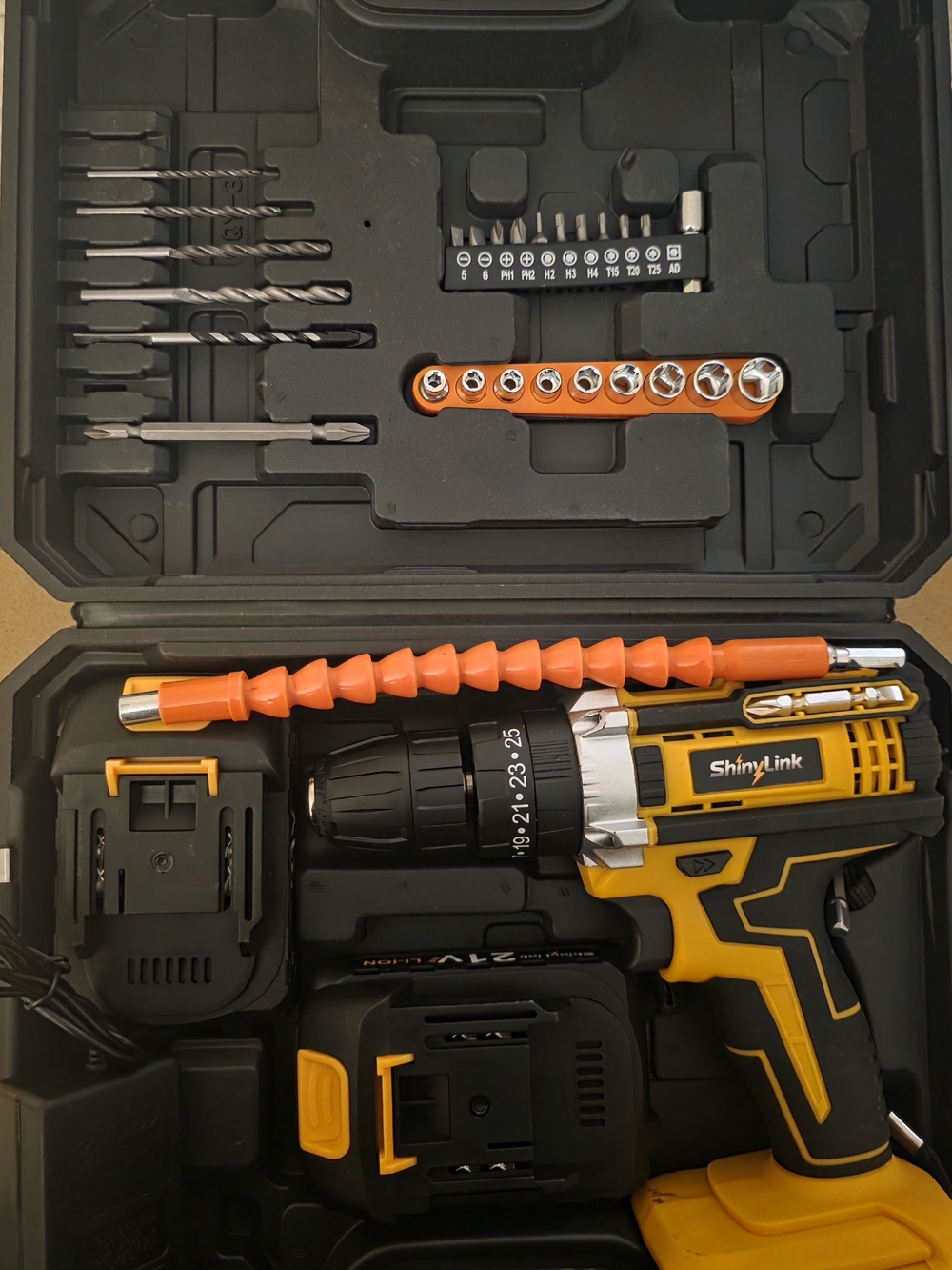 Great Deal! Cordless Drill  Kit in Yellow and Black 2 Batteries W/ Charger